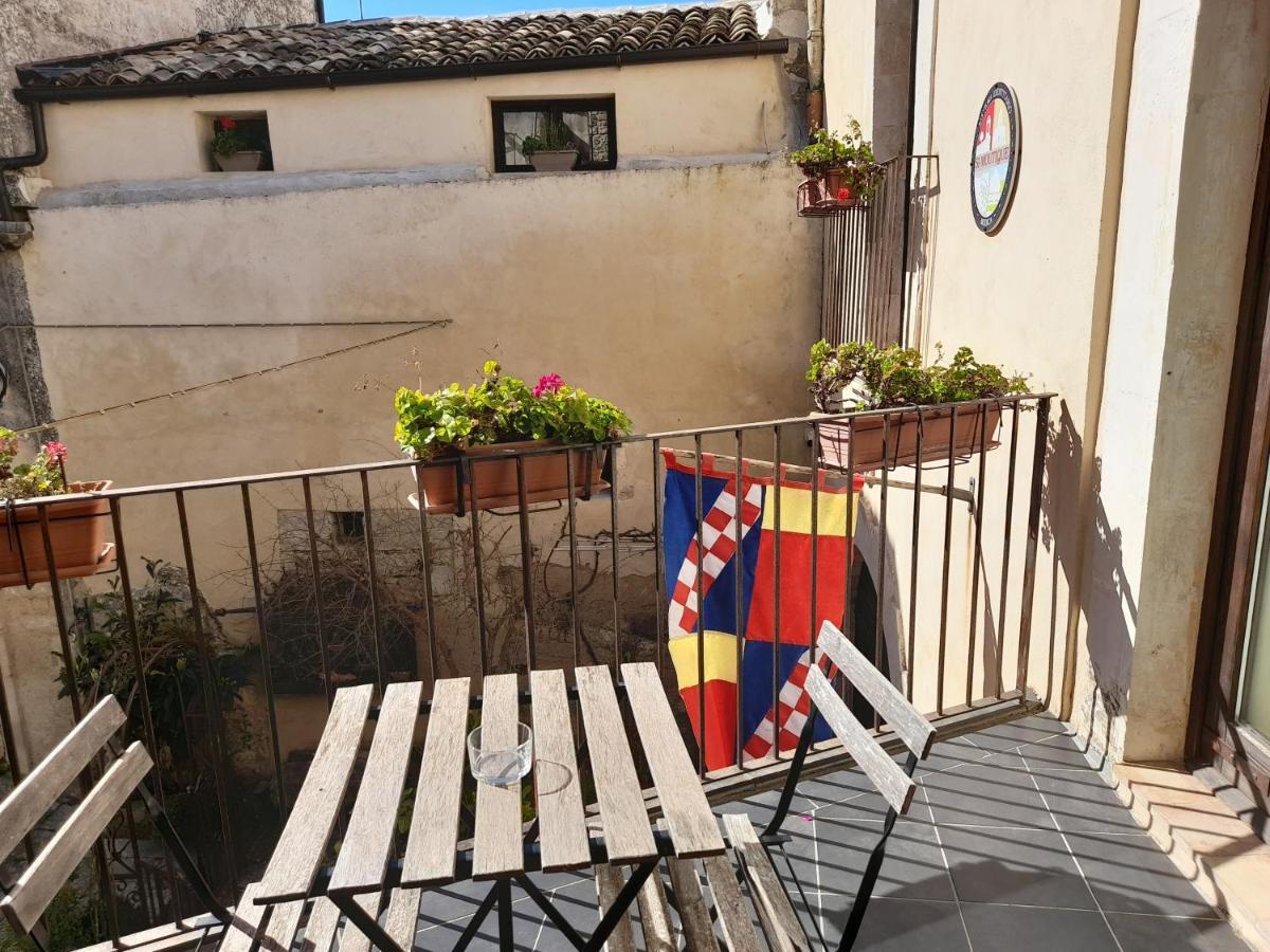 Case-Grotte Degli Avi, Esperienza Abitativa In Grotta Modica Eksteriør billede